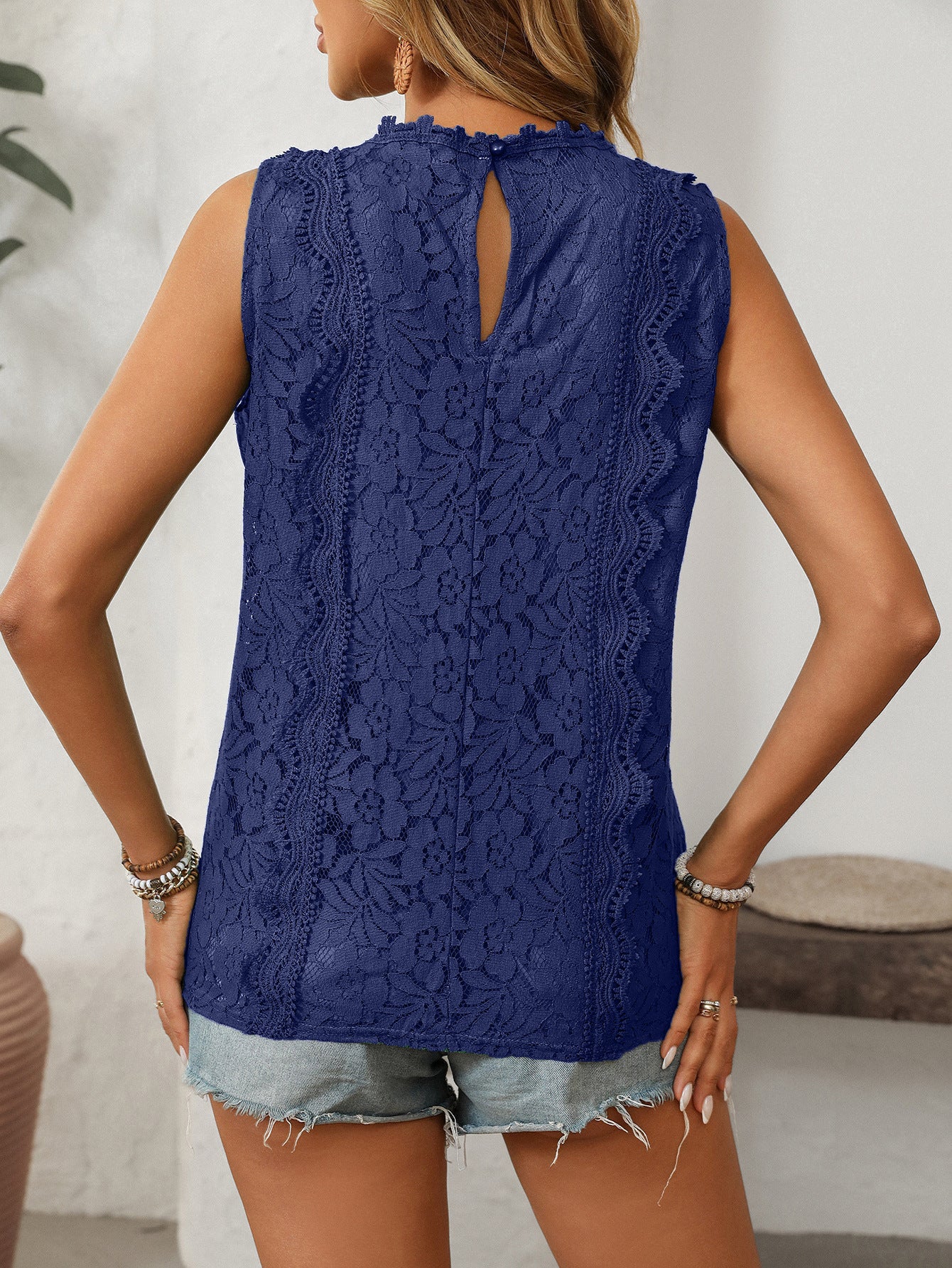 Women's Lace Trim V-Neck Sleeveless Tank Top