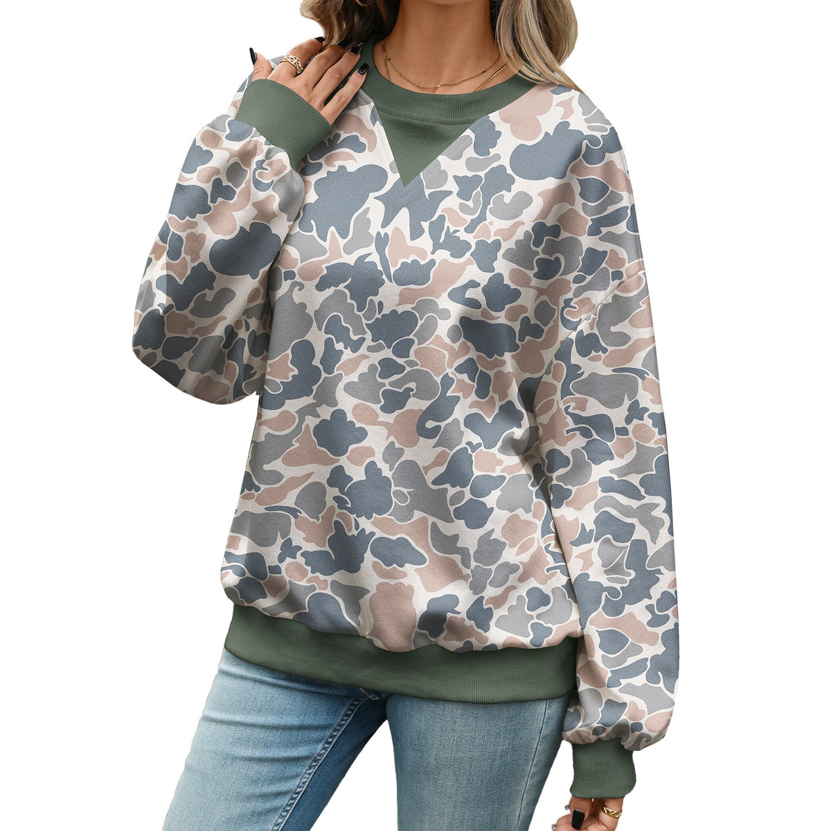 Women's Oversized Crewneck Camo Leaf Sweatshirt