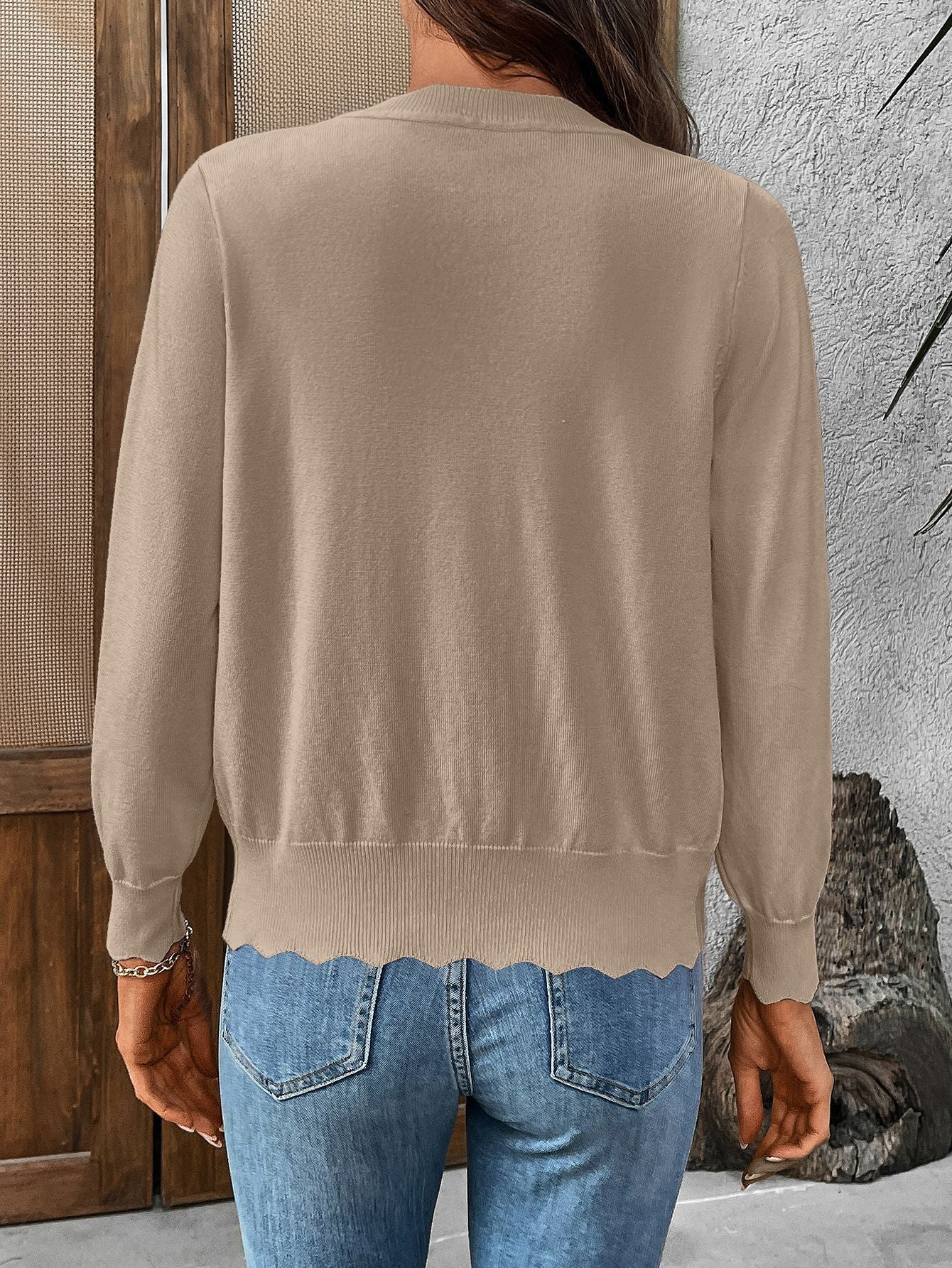 Lightweight V-Neck Scalloped Knit Cardigan for Women