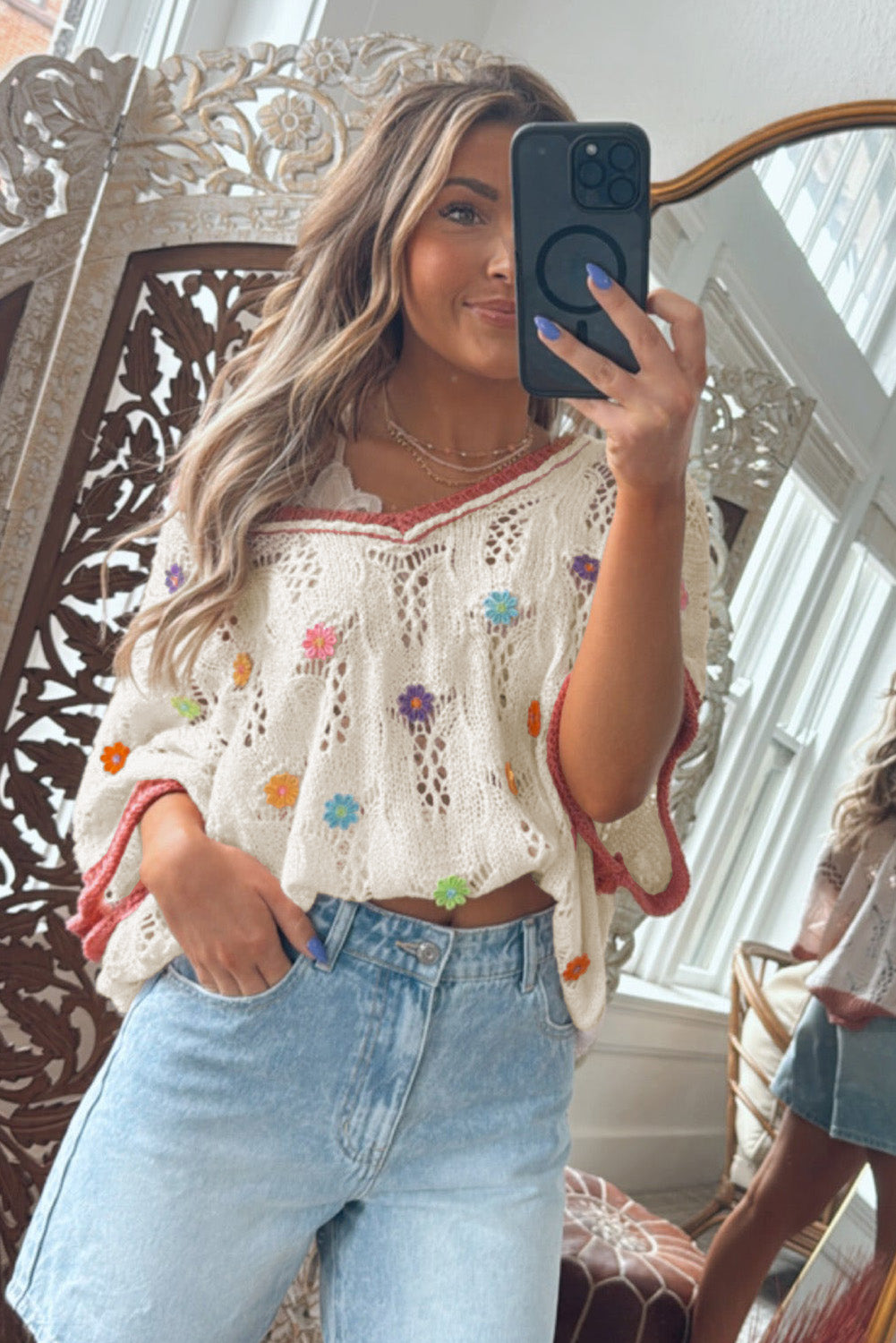 Delicacy Embroidered Flowers Colorblock Edge Hollowed Sweater