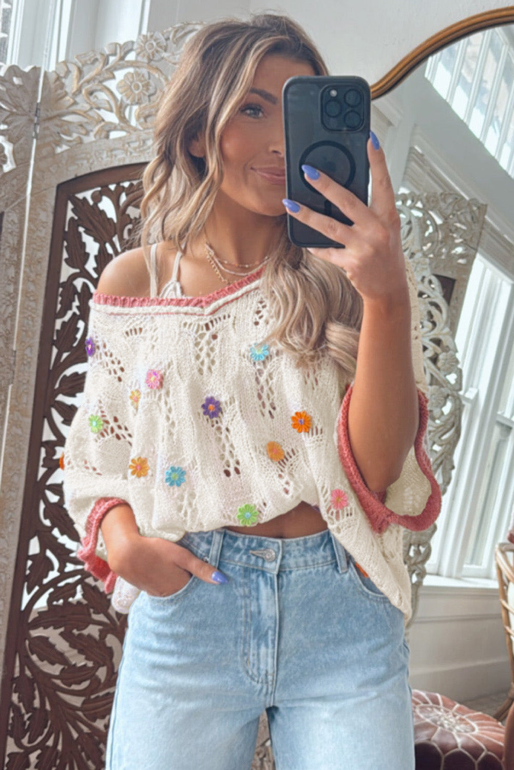 Delicacy Embroidered Flowers Colorblock Edge Hollowed Sweater