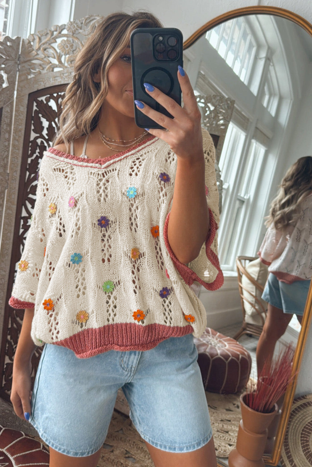 Delicacy Embroidered Flowers Colorblock Edge Hollowed Sweater