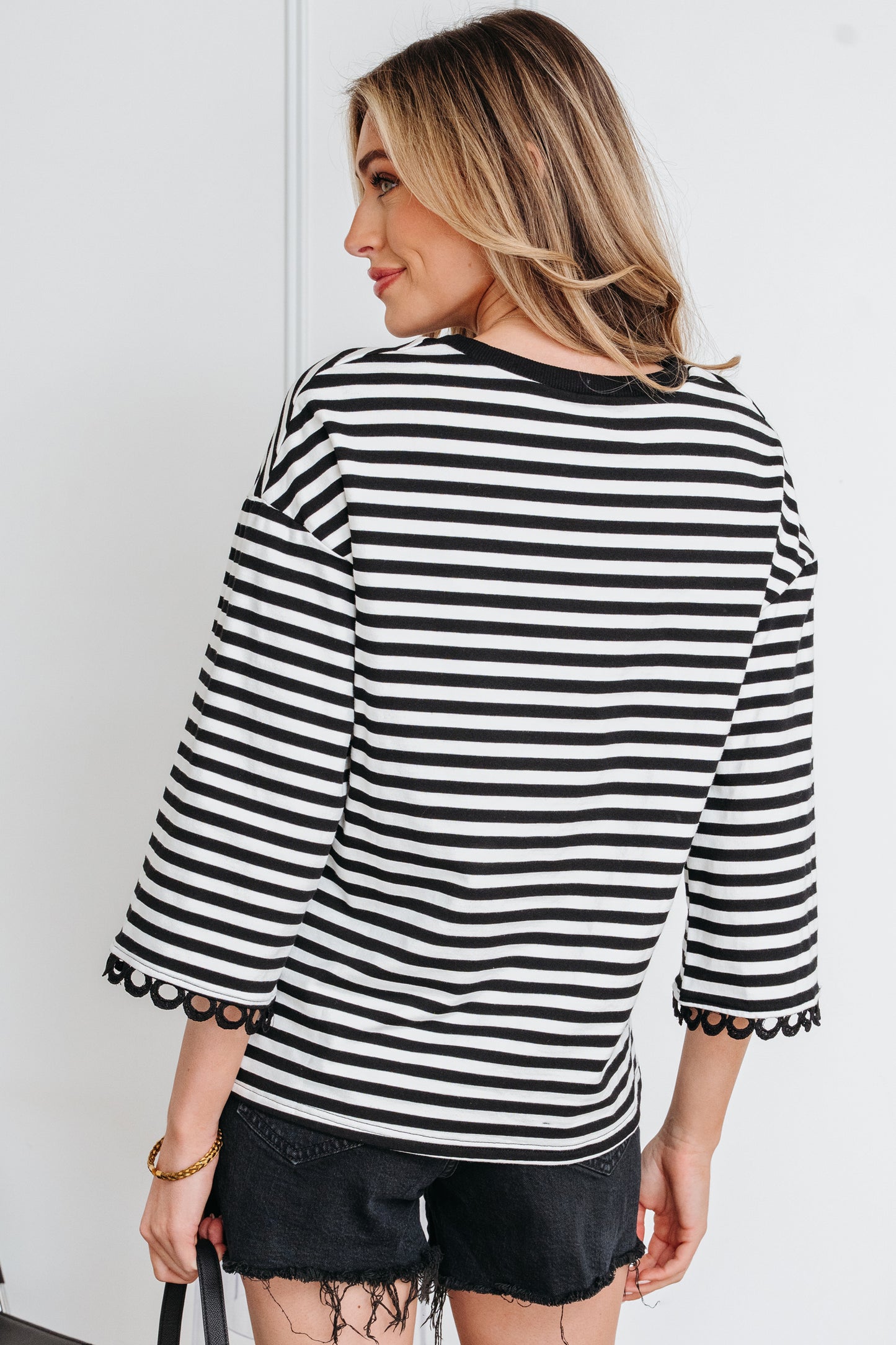 Black Striped Print Drop Shoulder Lace Trim Bracelet Sleeve Loose Top