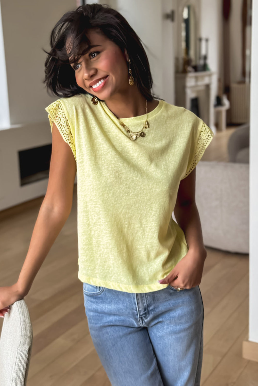 White Lace Patchwork Cap Sleeve Round Neck T Shirt