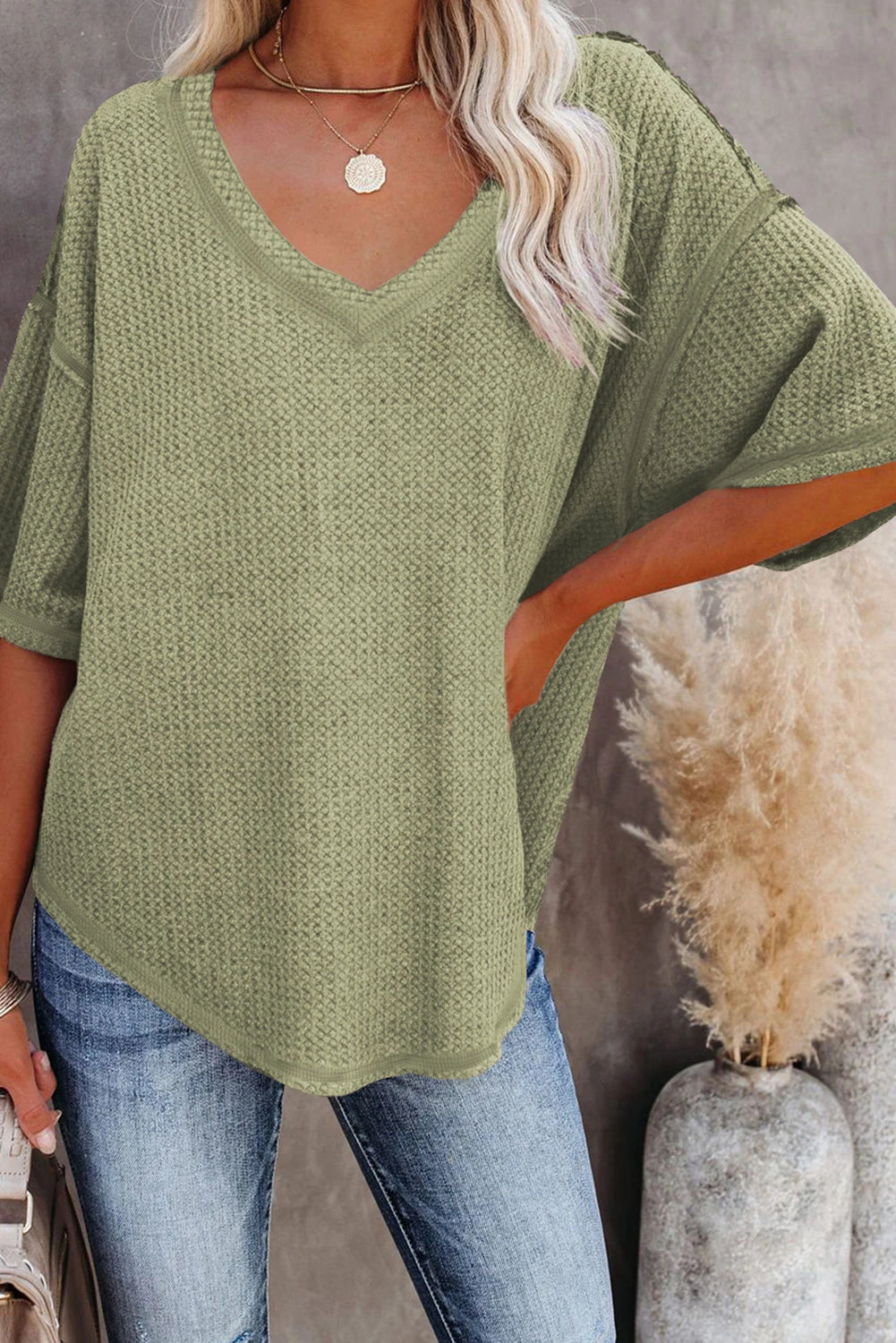 White Exposed Seam Half Sleeve Knitted V Neck Textured Top