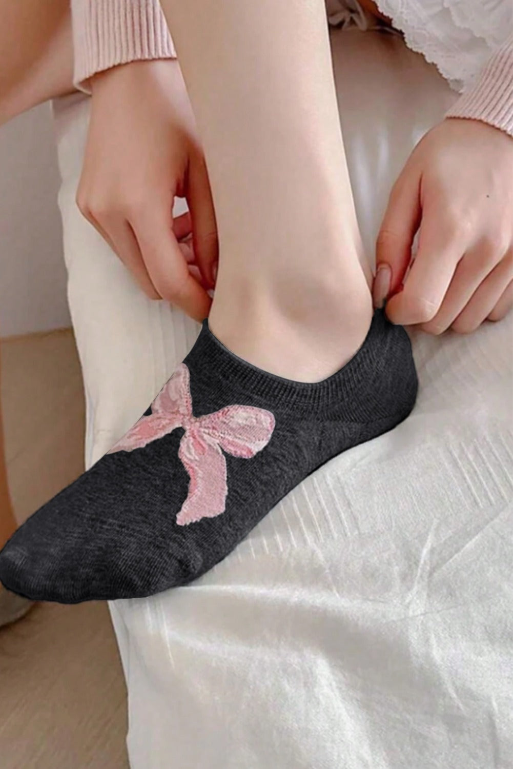 Gray Bow Knot Soft No Show Socks