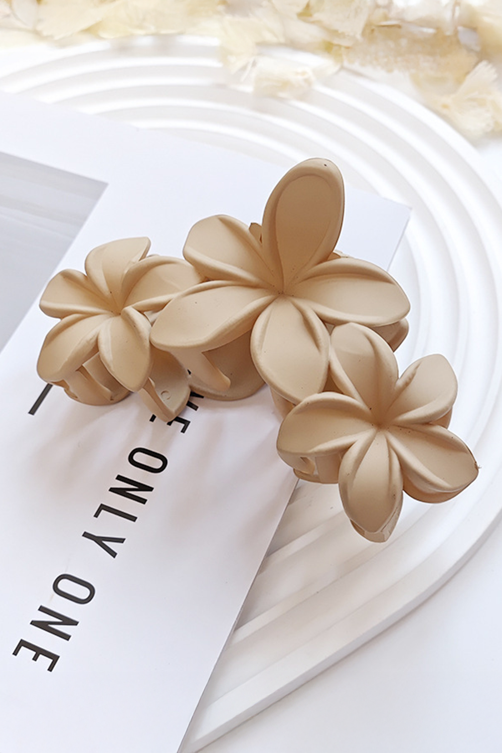 3D Flower Plastic Resin Hair Claw (Slight Color Variations)