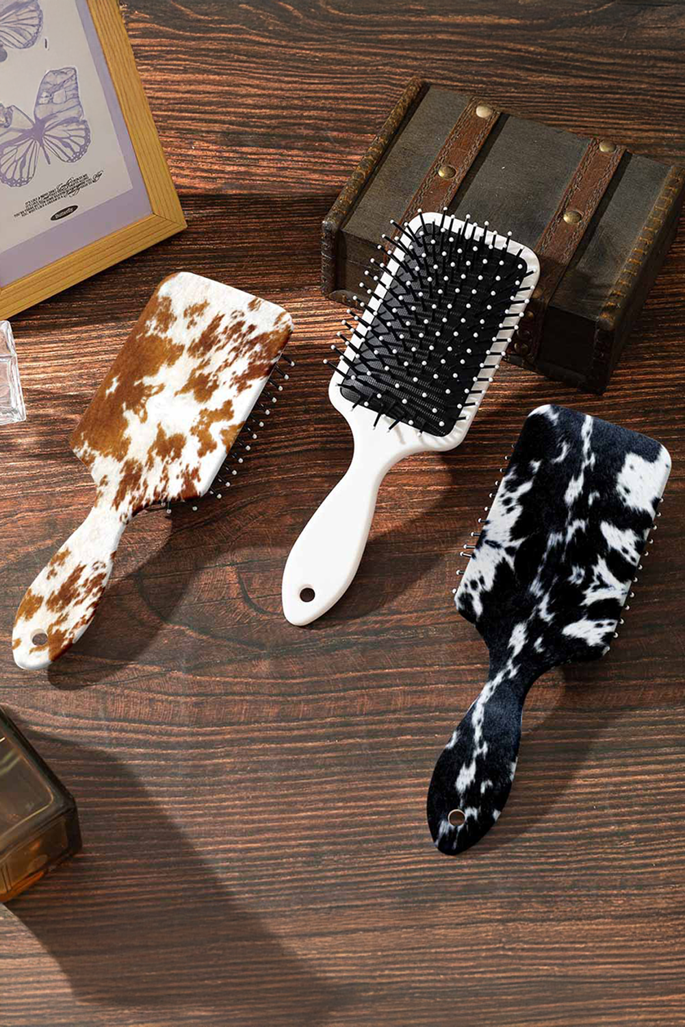 Chestnut Cow Print Long Handle Air Cushion Comb