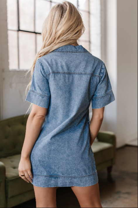 Turn-Down Collar Pocket Denim Shift Mini Dress for Casual Days